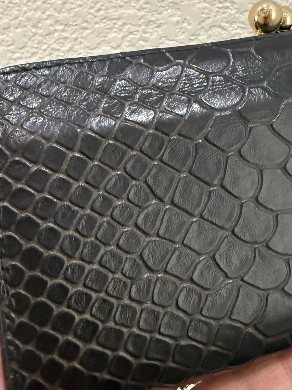 Vintage HOBO International Black Embossed Croc Leather Kiss-lock Clutch Wallet - Picture 6 of 11